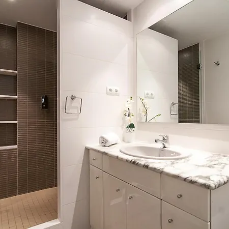 Weflating Diagonal Apartment *