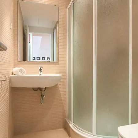 Weflating Diagonal Apartment *